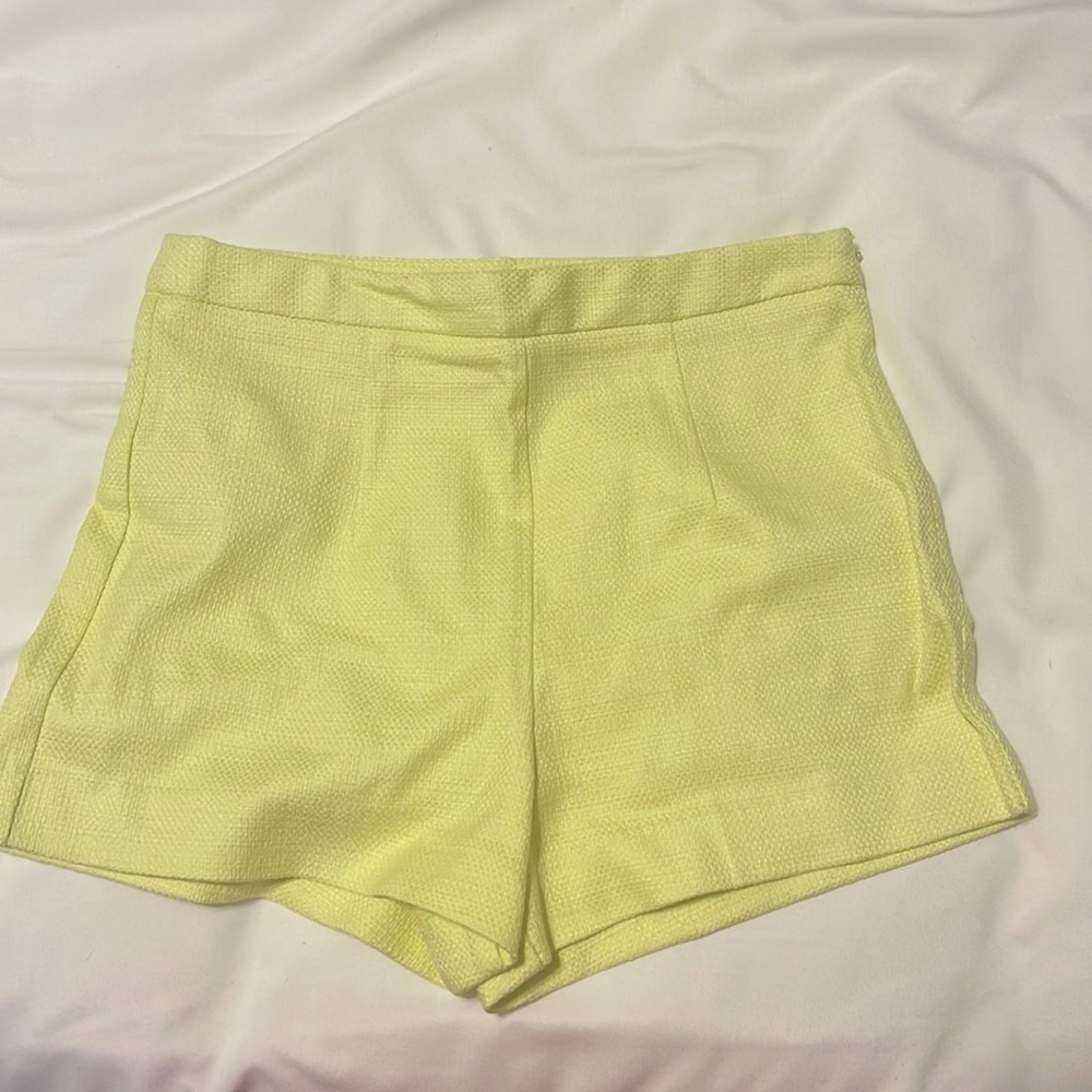 Highlighter green/yellow shorts with side zipper